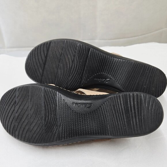 Clarks Beige Floral Strap Sandals - Picture 7 of 13